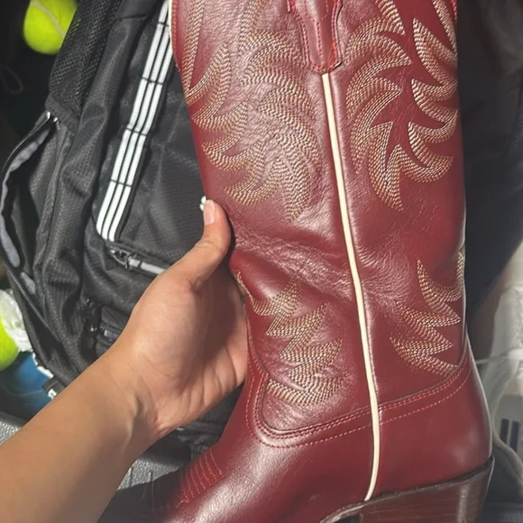 SOLD Tecovas Annie - Scarlet - Picture 2 of 7